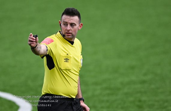 Referee Declan Toland ZSC_4008